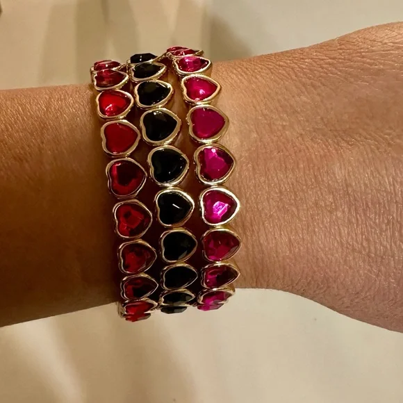 Gold & Hot Pink Bezel Heart Bracelet 💕 - Picture 2 of 3